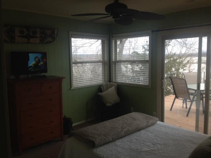 bedroom has queen memory foam mattress, has easy access to deck (this room on walk-in level)
