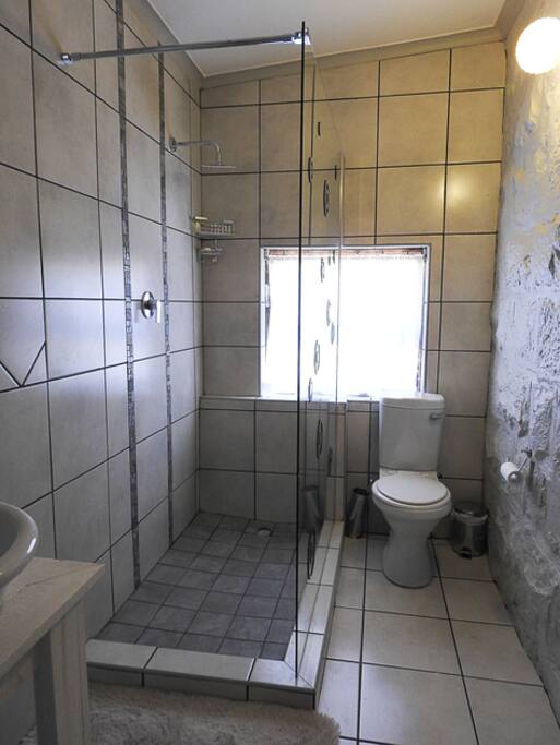 Shared Bathroom 2
