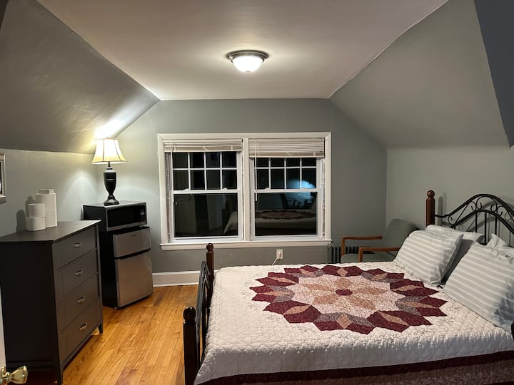 Room to rent in a great location!!!!!! Apartments for Rent in