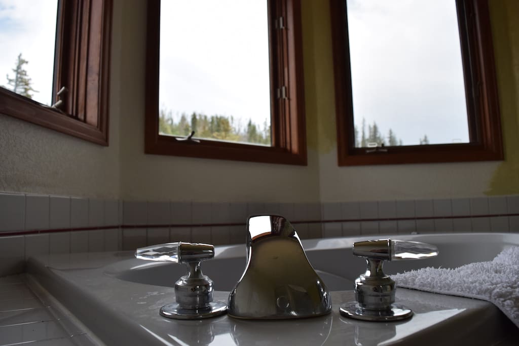 Relax in this whirlpool with a panoramic tower view.