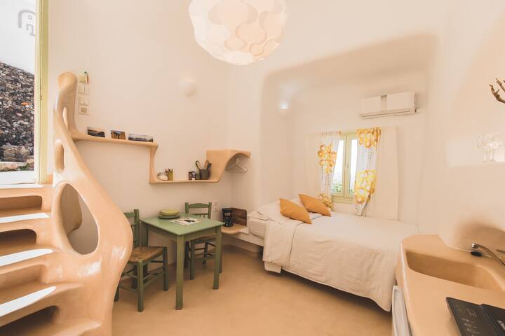 “Sensyo” entire cave home with unique sea views gallery image 3