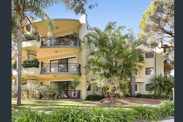 Maya Court | Luxury 2 bedroom, beachside apartment