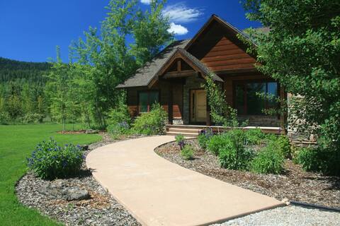 High End Large Private Family Home, Sleeps 16!