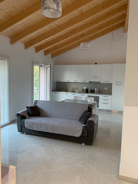 Camera in villa moderna Milano-Como-Brianza -Rho