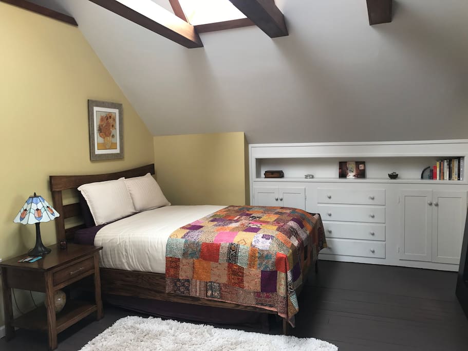 Your comfortable bed awaits with 100% Egyptian cotton sheets and duvet cover.