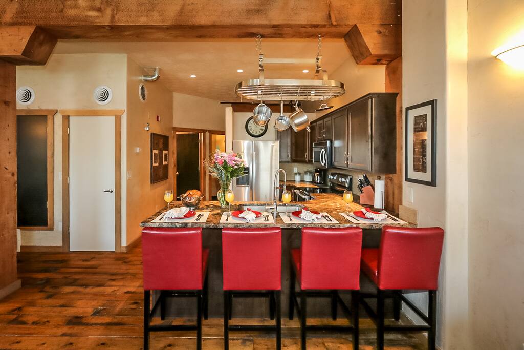 Kitchen bar