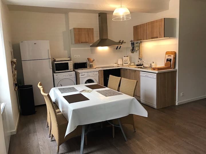 Que Comprennent Les Frais De Ménage Airbnb Appartement 6/8 Pers, Fenêtres sur Mer Arromanches - Apartments for