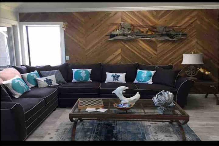 Beautiful Waterfront Condo In Montauk! - 몬타우크