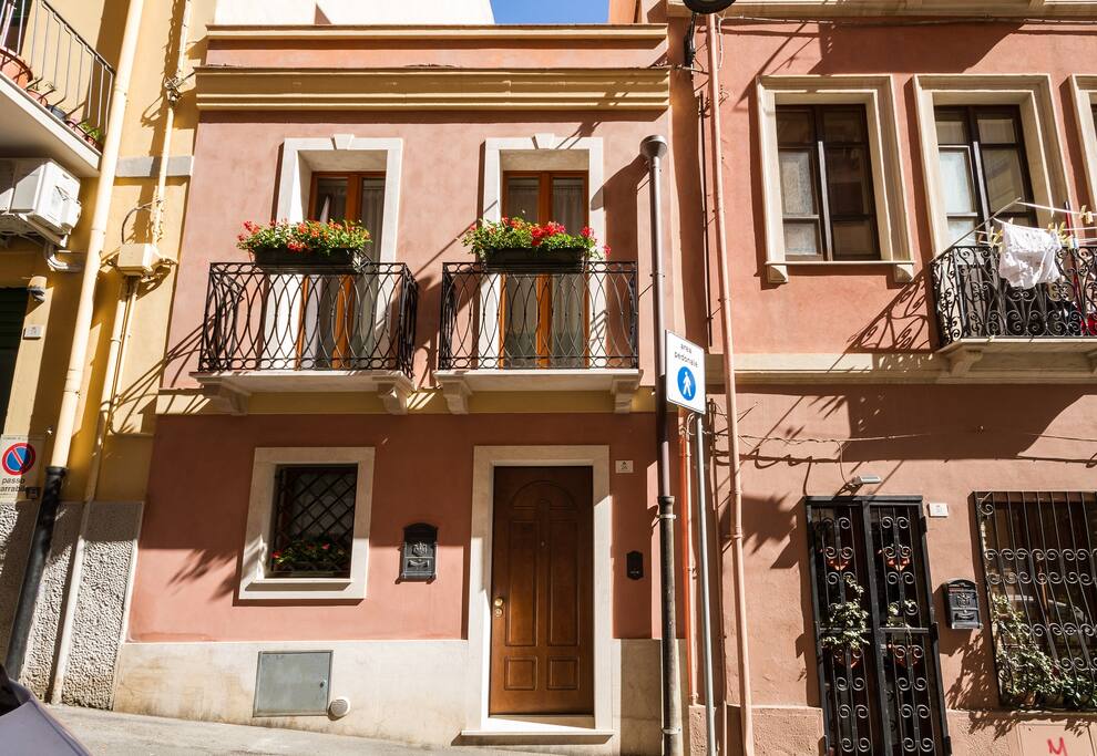 Esterno casa, altra veduta