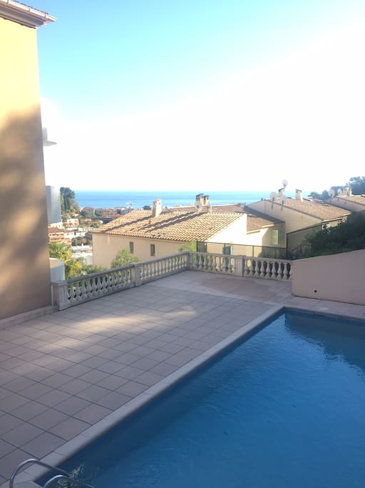 Piscine du batiment
Piscina condominiale ideale per bambini
Pool of building perfect for children