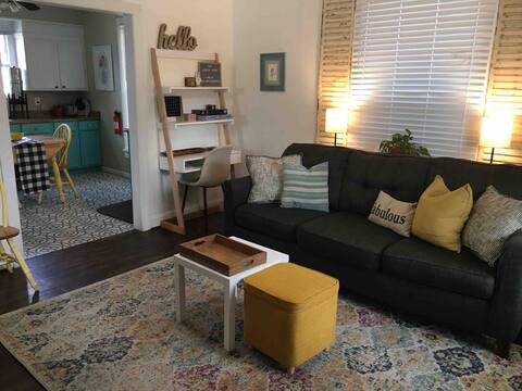 The Sedalia House - central and welcoming