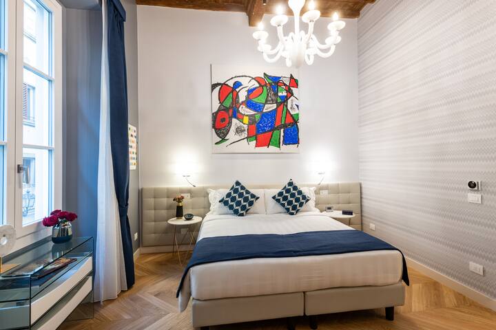 Florence Art Apts – Azzuro- Two Bedroom Apt gallery image 3