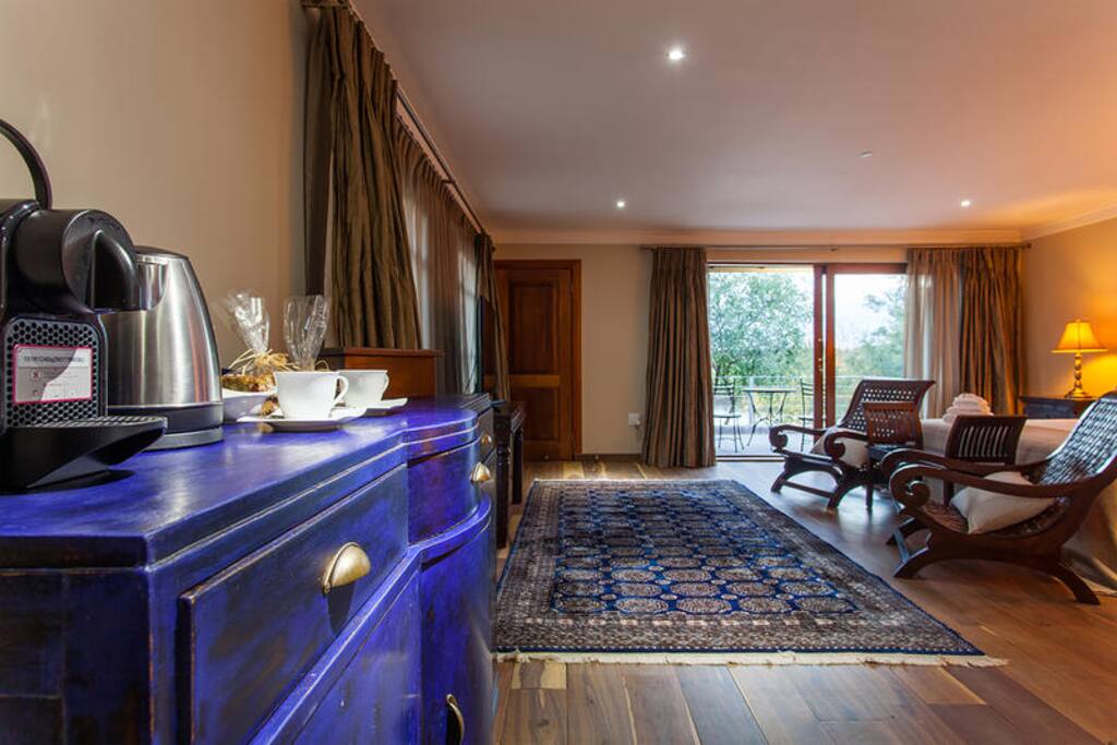 Mahogany Room photo 1