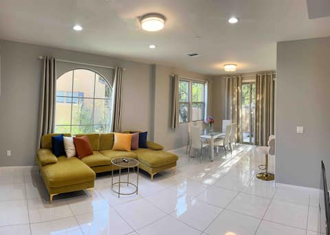 Top performing Airbnb: (B2)12 mil to DTLA 7bed btw Disneyland & Universal in San Gabriel