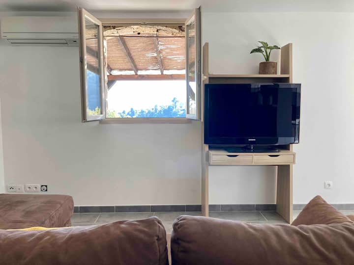 Charmant Studio Au Calme Vue Mer - La Gaude