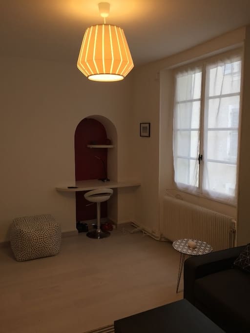 Petit coin bureau / Desk in living room