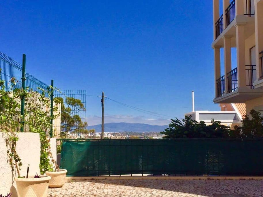 Amazing T2 Praia Rocha, private garden & parking