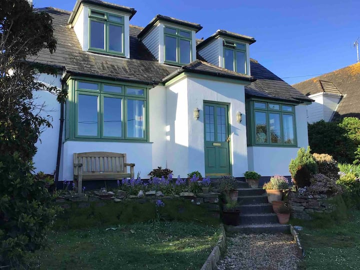 Beautiful 4 Bedroom Sea View House - Perranporth