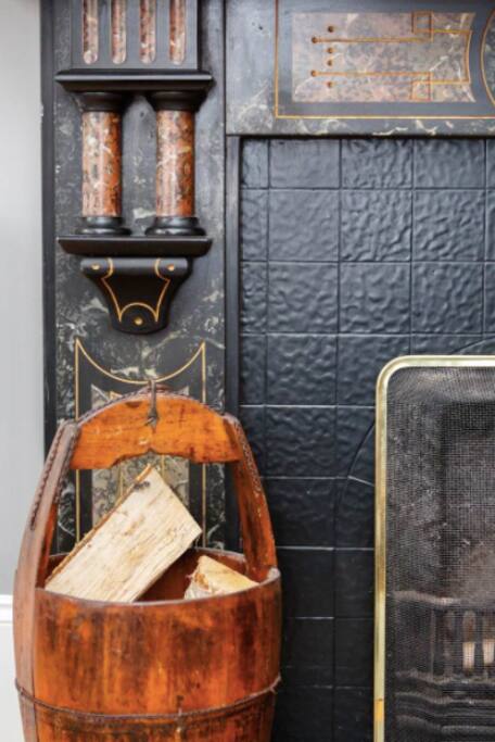 Detail of the open fireplace