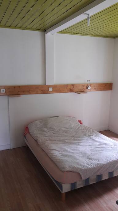 Chambre avec un lit 2 places