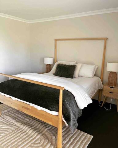 The Handbreak. The perfect place to stay! gallery image 4