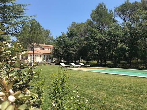 Les Genêts Provence, Charming Country House