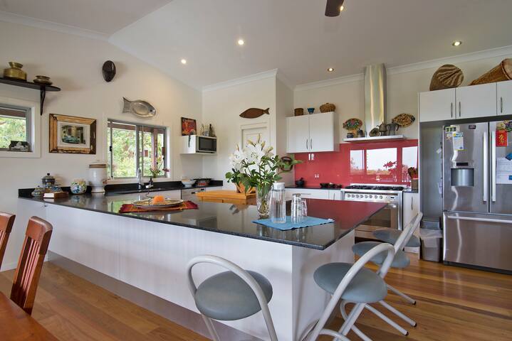 Byron Bay Tree House gallery image 4