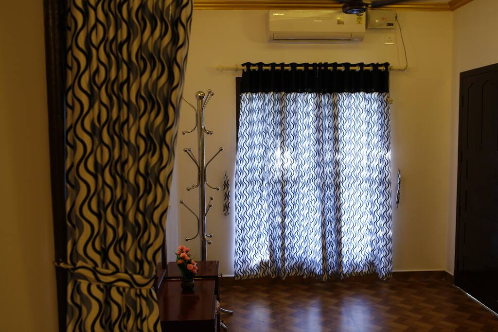 Family Room (1st floor)