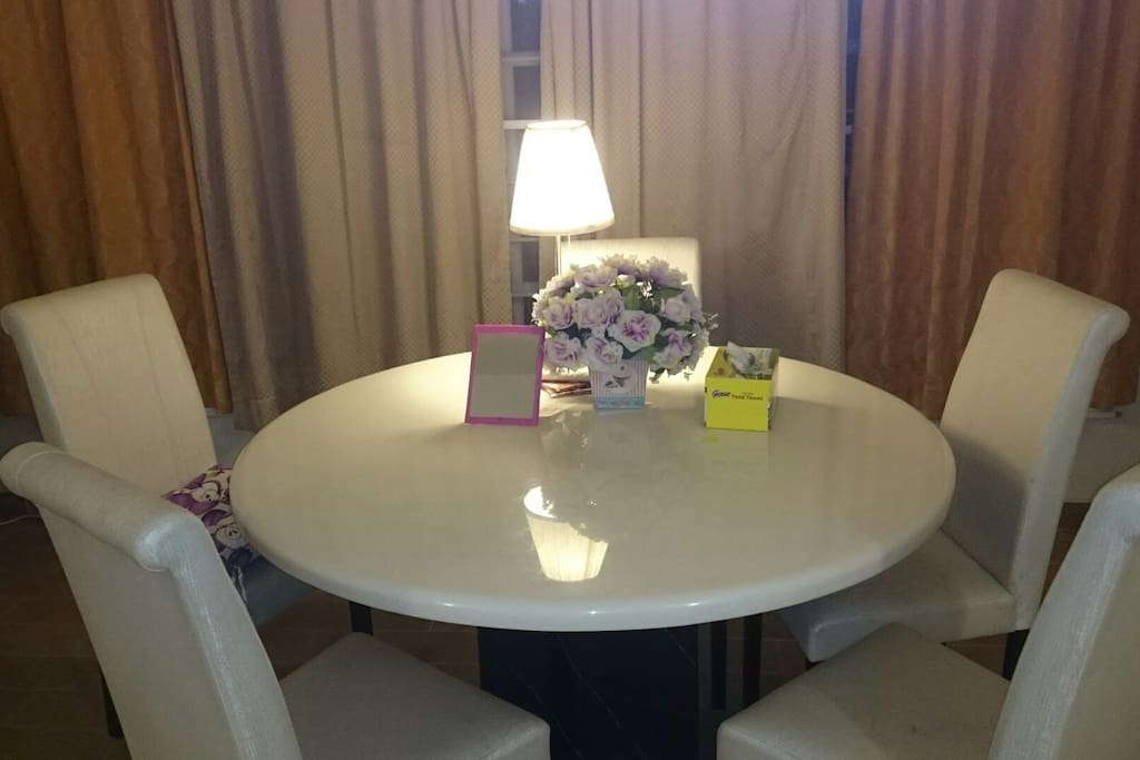 dinning table