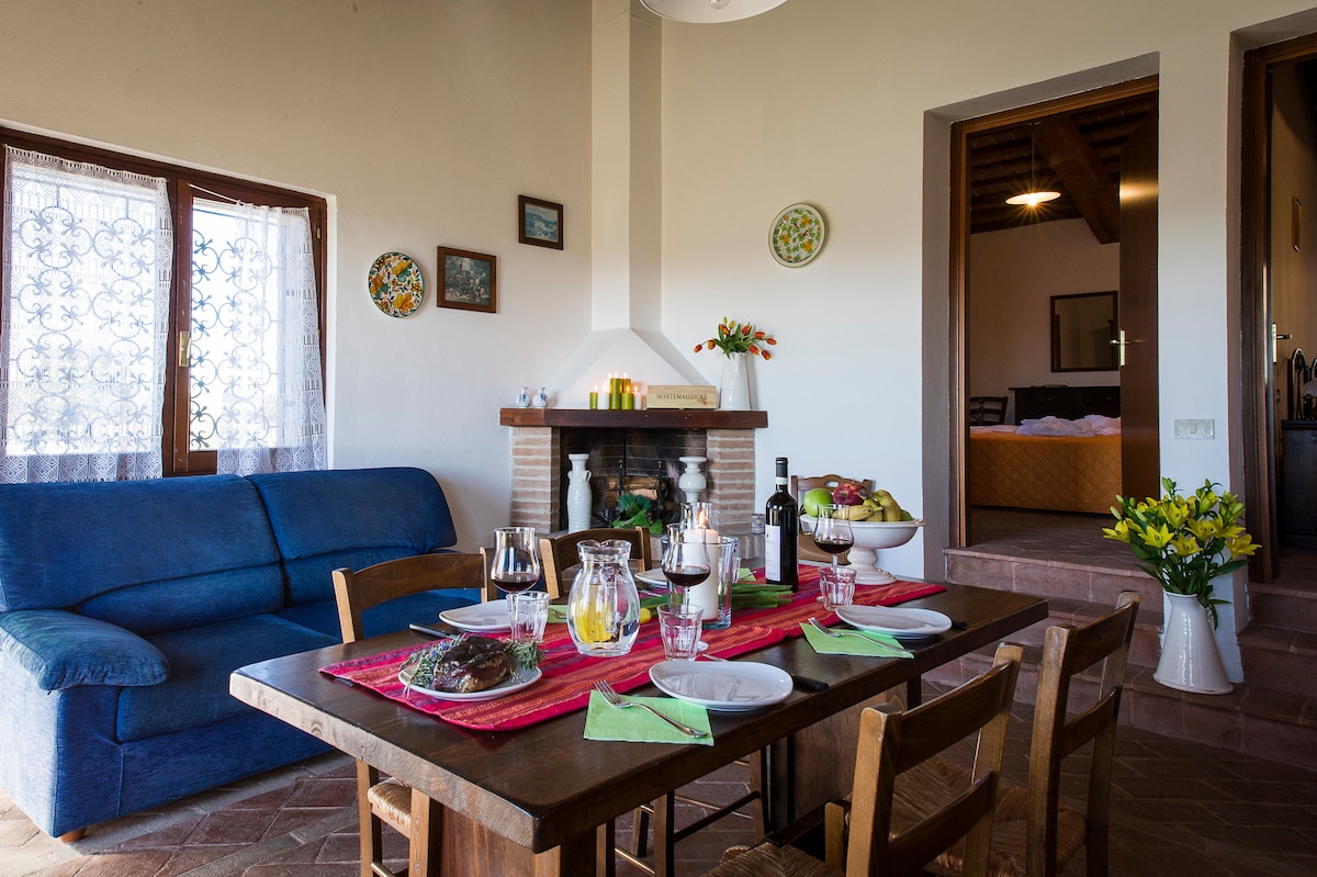 Popular Airbnb listing: Accosto 1 Apartment, village with shared pool in Rapolano Terme