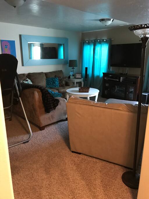 family room w/ Dish TV