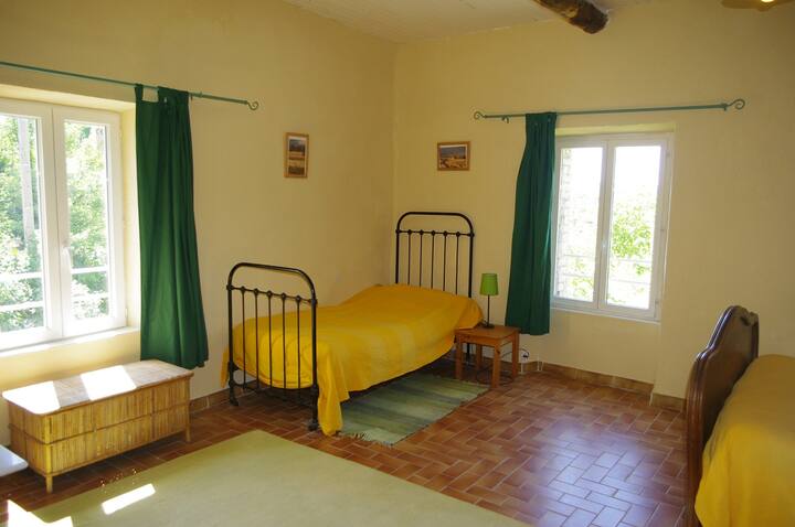 Chambres D'hotes "Ardèche", Pour Trois Personnes - Alba-la-Romaine