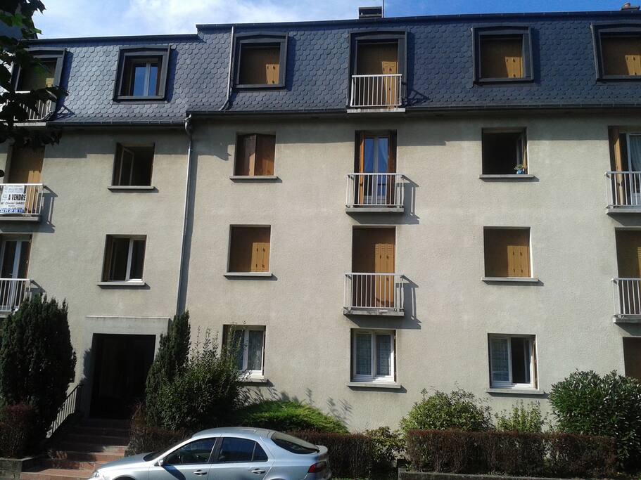 Résidence la fontaine lieu de l'appartement côté entrée principale
