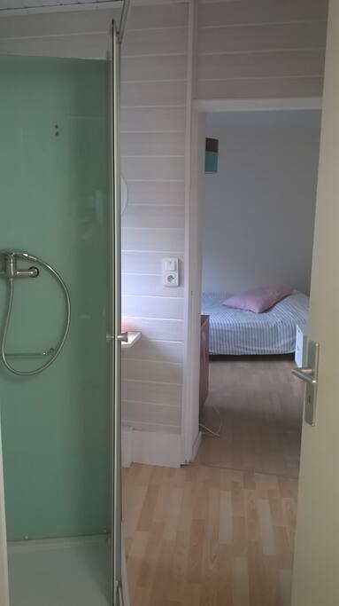 Chambre1 avec douche