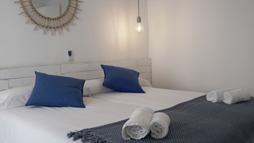 Apartamento al puro estilo ibicenco y festivo (2c)