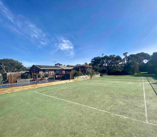 Rye Breakaway Oasis | Family Retreat & Entertainer gallery image 3