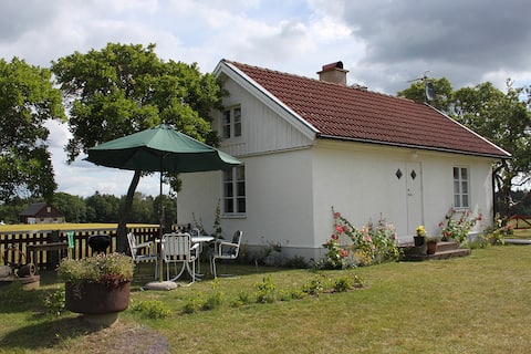 Charmingly country farmhouse with aircon.
