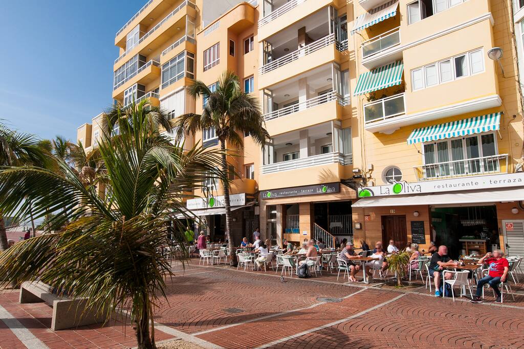 Vivienda vista desde el paseo de Las canteras