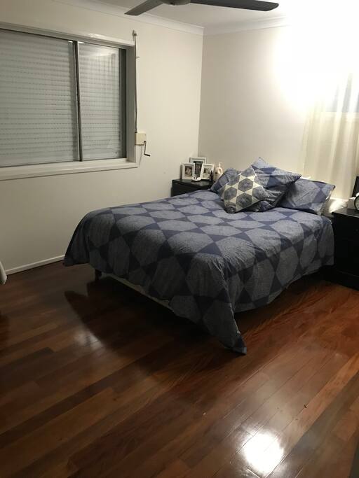Main bedroom - upstairs