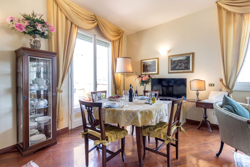 the living & dining area