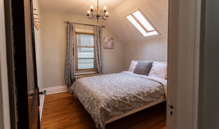 Queen Bed
