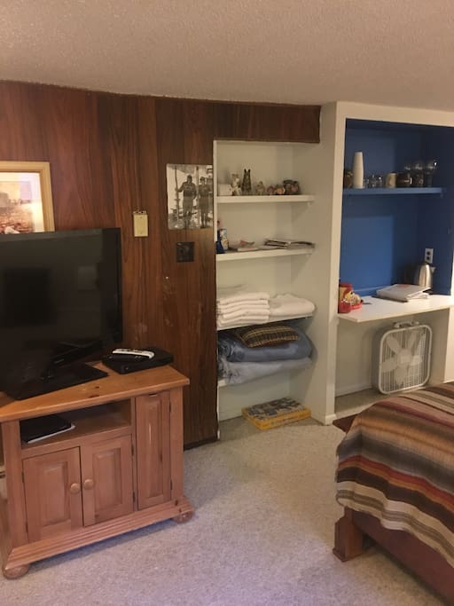Bdrm #1 TV w DirecTV
