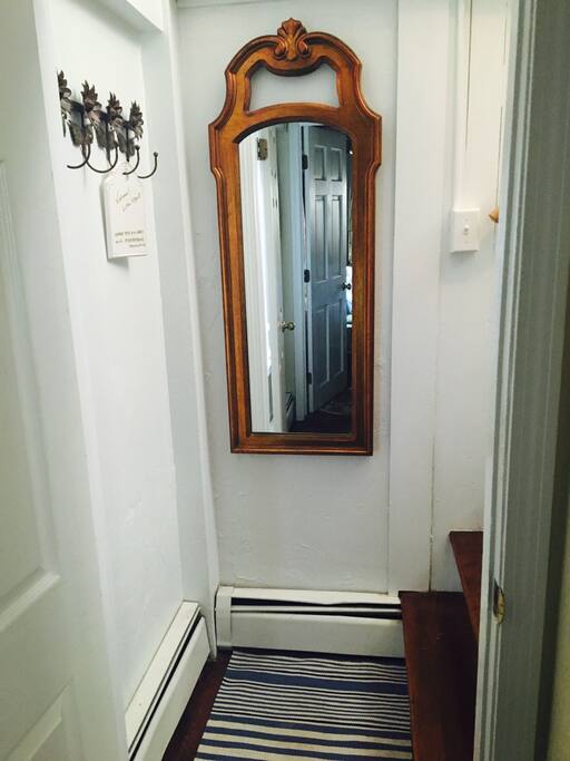 Entry to Apt.