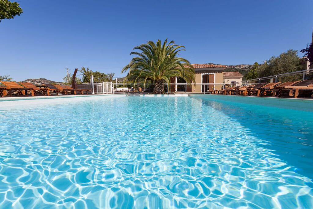 Grande piscine chauffée
