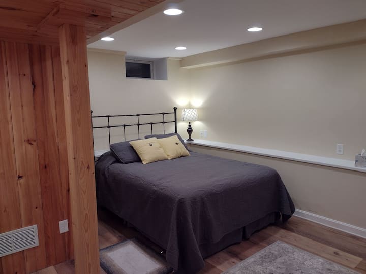 Спалня със зона за сядане