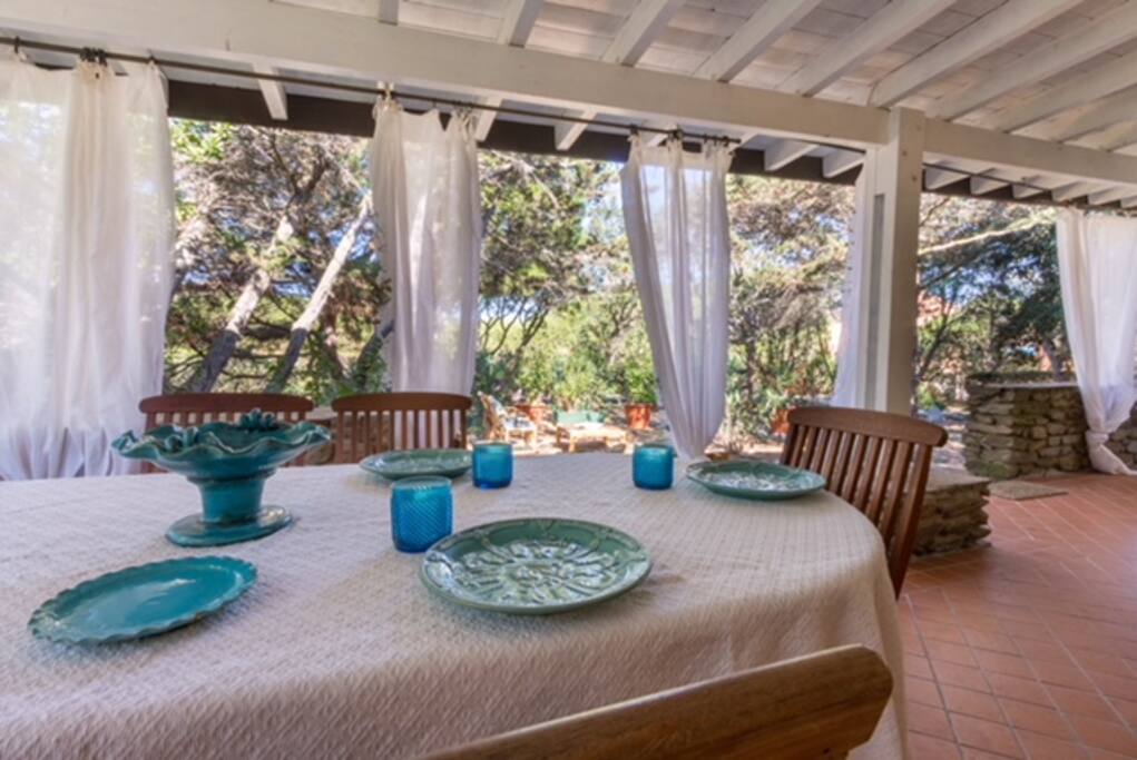 Veranda Lunch Time