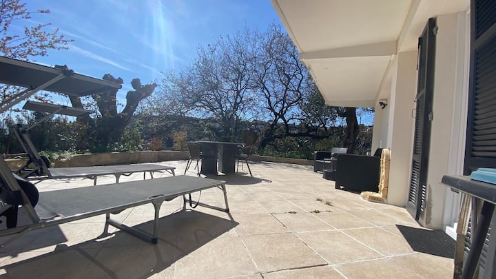 2 Pièces Dans Villa, Calme, Proche Centre Ville - Nice
