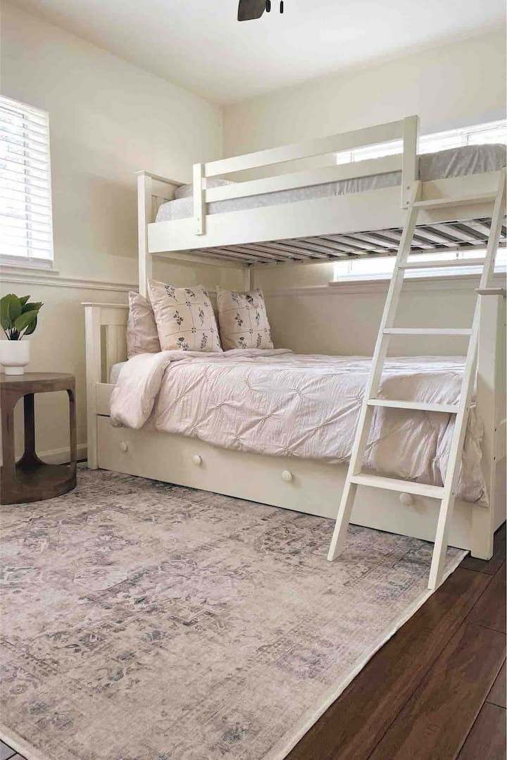 Dhomë gjumi 2- E plotë, dyshe dhe trungje