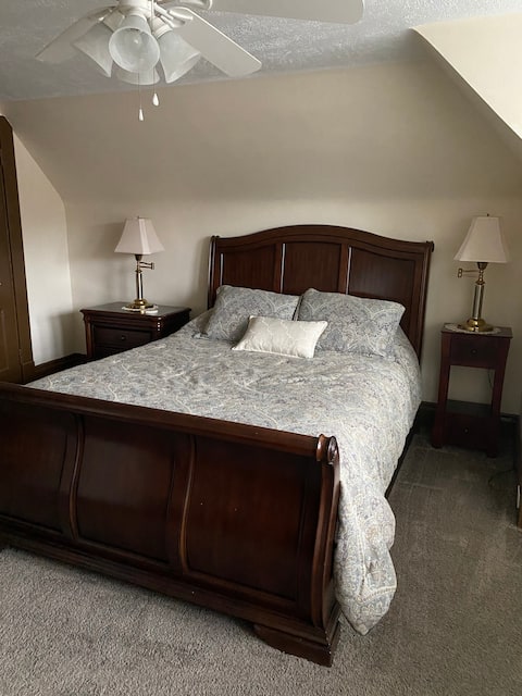 Spacious, 2 story apt with amenities!