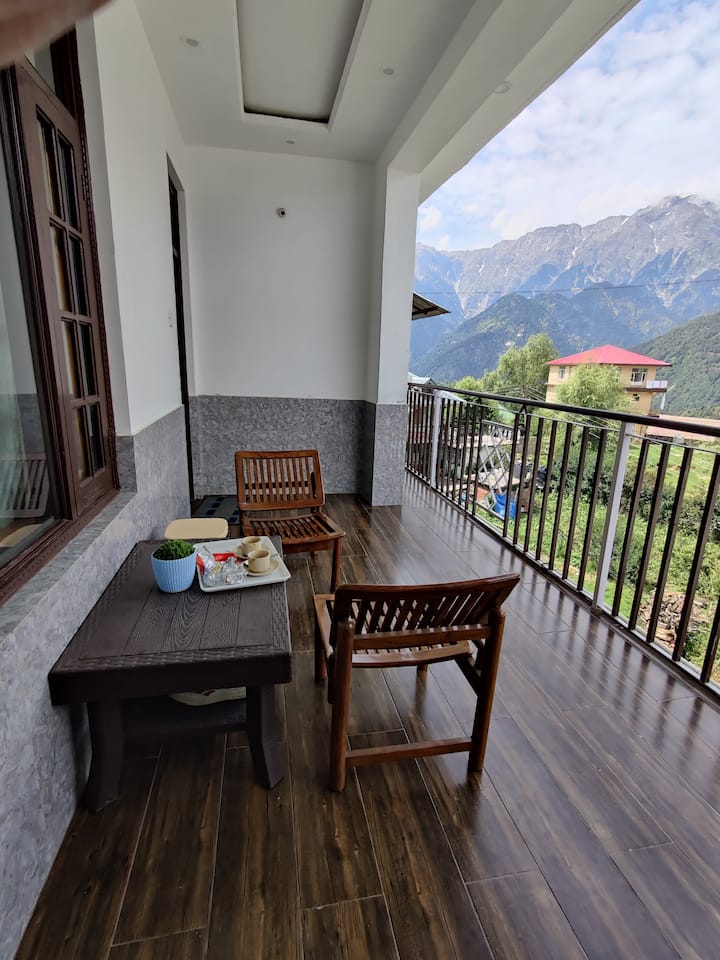 Private Floor with a Mountain View (2 Bedrooms)